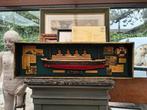 OUD ZELDZAAM Titanic Model In Wandkast + Boek Verzamelaar, Verzamelen, Ophalen, Zo goed als nieuw