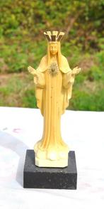 vierge de Beauraing en plastique sur socle marbre, Antiek en Kunst, Ophalen of Verzenden