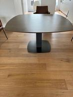 DESIGN  TAFEL uit  TOPCOLLECTIE, Ophalen, Vierkant, Zo goed als nieuw, Vijf personen of meer