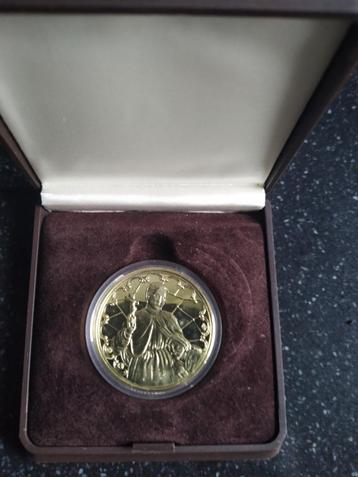 gouden medaille beschikbaar voor biedingen