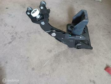 Schuifdeurrol rechts  Renault Master  ('10-'20) 745961469R beschikbaar voor biedingen