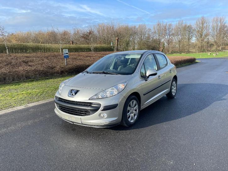 Peugeot 207 essence, Autos, Peugeot, Particulier, Airbags, Air conditionné, Verrouillage central, Vitres électriques, Phares antibrouillard