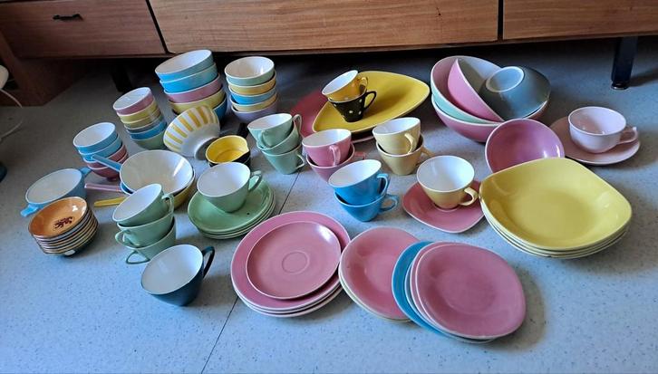 BOCH Pastel vintage - Grote serviesset, Antiek en Kunst, Antiek | Servies los, Ophalen