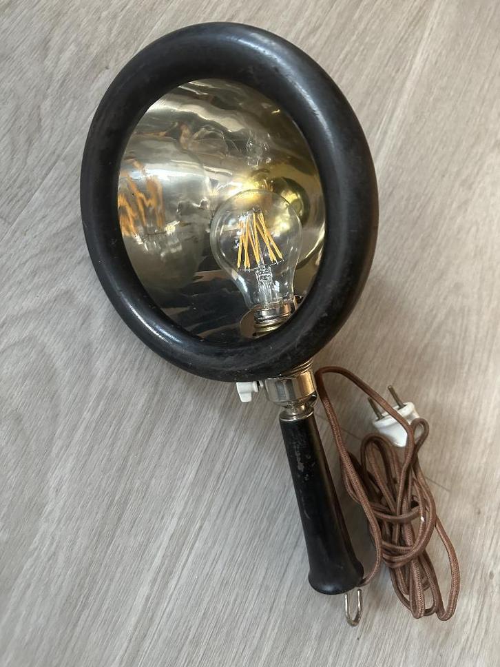Oude draagbare lamp uit 1930, compleet en functioneel - 50€, Antiek en Kunst, Antiek | Verlichting, Ophalen of Verzenden