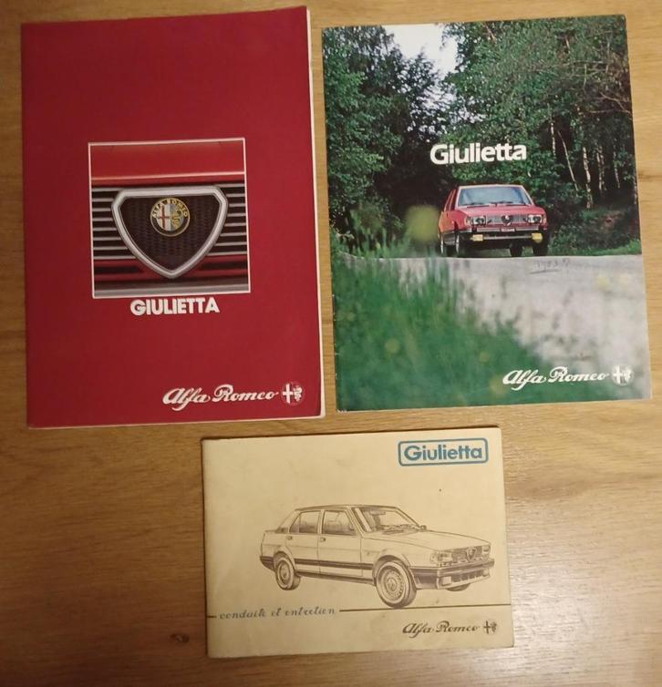 Alfa Roméo Giulietta folder en rij- en onderhoudsboekje, Auto diversen, Handleidingen en Instructieboekjes, Ophalen of Verzenden