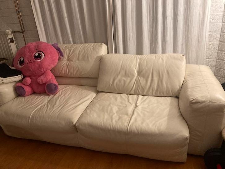 BoConcept Bergen Sofa + Voetbank nieuw gekocht voor 4000€, Huis en Inrichting, Zetels | Zetels, Gebruikt, Tweepersoons, Leer