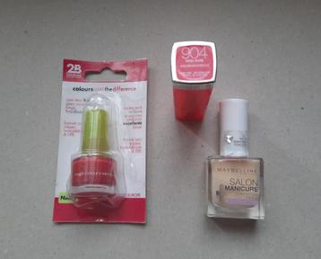 Rouge à lèvres + vernis Maybelline & vernis 2B beschikbaar voor biedingen