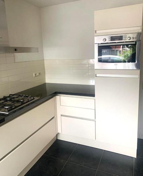 Complete hoogglans keuken bijna nieuw+graniet+alle apparatuu, Huis en Inrichting, Keuken | Complete keukens, Zo goed als nieuw