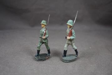 2 soldats allemands Elastolin en marche différents, Enlèvement ou Envoi