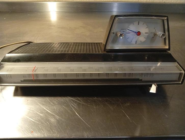 Vintage Philips wekkerradio uit de jaren 60, met een „space”, Verzamelen, Retro, Ophalen