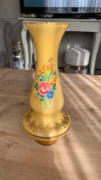 Vase en verre jaune ambre peint à la main doré