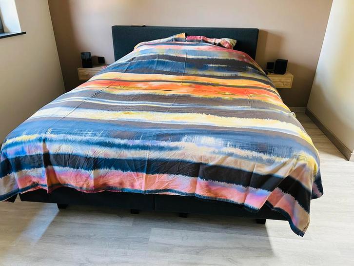 Prachtig nieuw dekbed van Kayori  - maat 260 x 220, Huis en Inrichting, Slaapkamer | Beddengoed, Nieuw, Ophalen