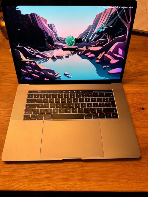 MacBook Pro 2017 Touchbar 15" 512GB, Informatique & Logiciels, Apple Macbooks, Utilisé, MacBook