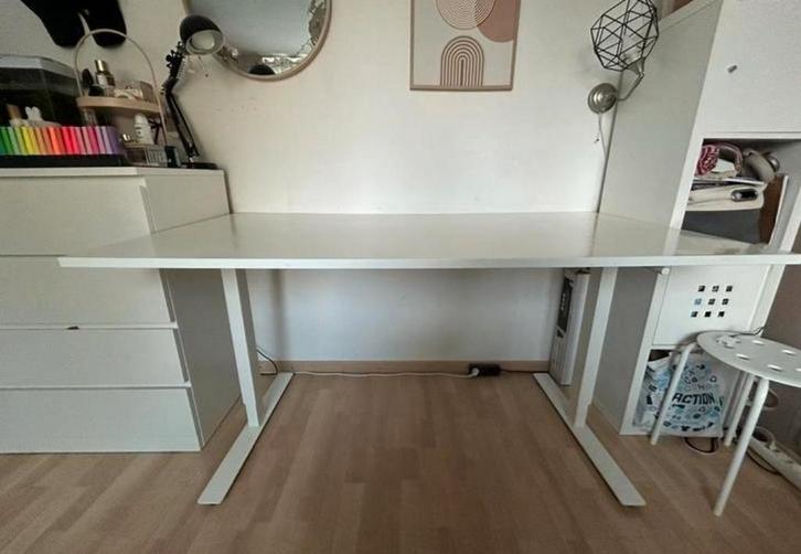 Trotten zit/sta bureau  ikea, Huis en Inrichting, Bureaus, Nieuw, Bureau, In hoogte verstelbaar, Ophalen of Verzenden