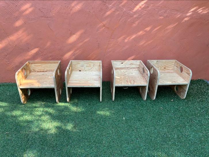 4 stevige houten handgemaakte kinderstoelen, Huis en Inrichting, Stoelen, Zo goed als nieuw, Vier, Hout, Bruin, Ophalen