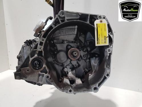 VERSNELLINGSBAK SCHAKEL ABS Duster (SR) (|320102264R|), Auto-onderdelen, Transmissie en Toebehoren, Dacia, Gebruikt