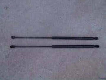 Gasveerset Jeep Cherokee XJ model 1985-1997 Nieuw !! beschikbaar voor biedingen
