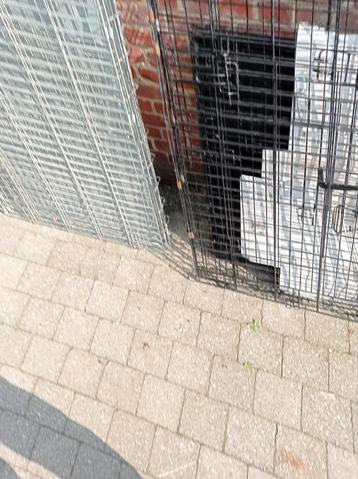 Hondenbench beschikbaar voor biedingen