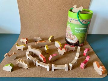 Nic houten boerderijdieren beschikbaar voor biedingen