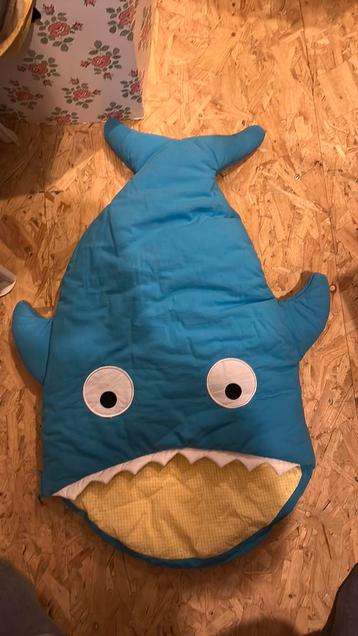 Slaapzak haai beschikbaar voor biedingen