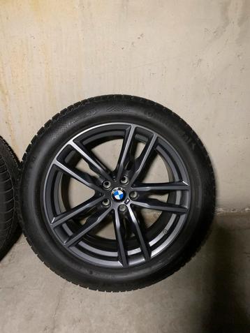 Velgen x3 beschikbaar voor biedingen