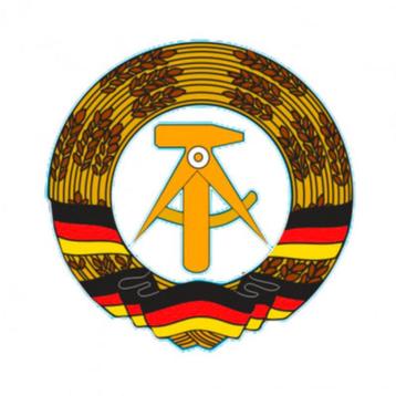 Heel veel DDR militaria beschikbaar voor biedingen