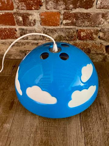 Hanglamp met wolkjes beschikbaar voor biedingen