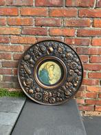 Decoratief muurstuk, Ophalen