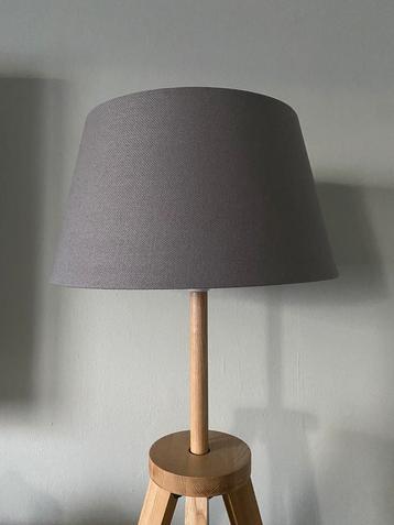 Abat jour en tissu taupe  beschikbaar voor biedingen