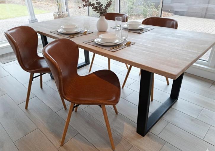 Eettafel massief hout met zwart onderstel + 4 stoelen, Huis en Inrichting, Tafels | Eettafels, Ophalen