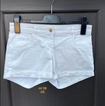 Witte jeansshort maat 38 H&M.  3€