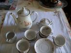 Service à café complet en porcelaine(12 tasses), Antiquités & Art, Enlèvement