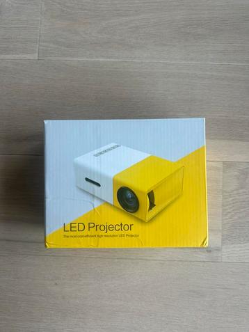 Mini LED Beamer – NIEUW in doos beschikbaar voor biedingen