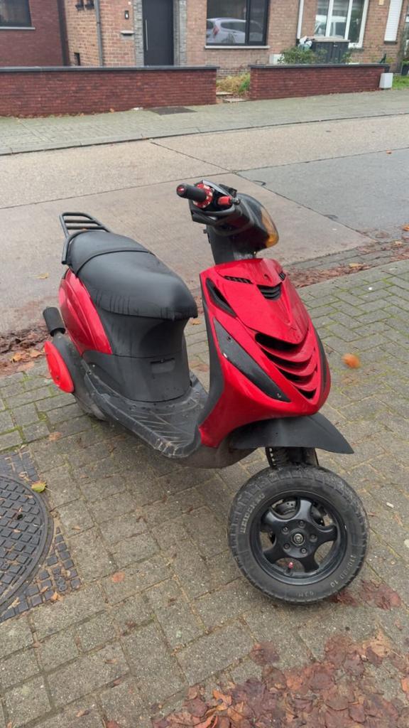 Zip 70 cc, Fietsen en Brommers, Scooters | Piaggio, Gebruikt, Zip, Klasse A (25 km/u), Tweetakt, Ophalen