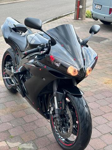 Yamaha r1 black edition 