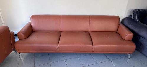 Canapé en cuir de veau moderne (1 pièce disponible), Huis en Inrichting, Zetels | Zetels, Leer, Ophalen