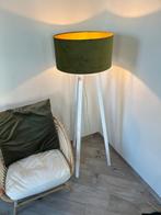 Groene lampadair met mooi warm licht, Huis en Inrichting, Ophalen, Zo goed als nieuw, Hout, 100 tot 150 cm