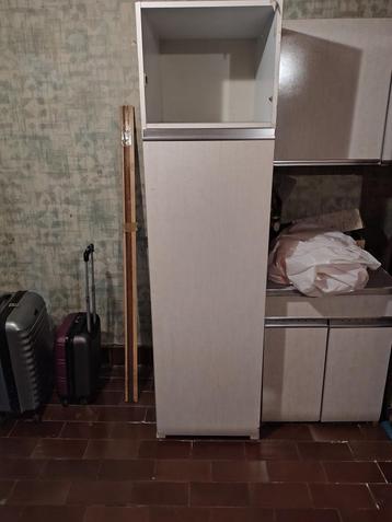 GRATIS - oude keukenkasten beschikbaar voor biedingen