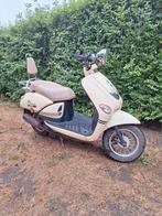 Scooter 50cc 25 per uur A klasse start en rijd papieren sleu, Fietsen en Brommers, Brommers | Derbi, Ophalen of Verzenden, Zo goed als nieuw