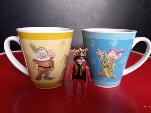 506) Disney 2 koffietassen (mok/mug) sneeuwwitje, Collections, Disney, Comme neuf, Service, Blanche-Neige ou Belle au Bois Dormant