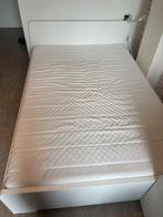 Tweepersoonsbed met matras, Overige typen, 140 cm, Zo goed als nieuw, Tweepersoons