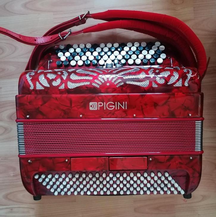 Pigini accordeon, Muziek en Instrumenten, Accordeons, Zo goed als nieuw, Ophalen