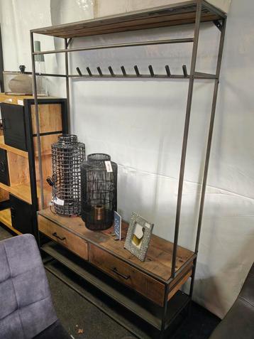 Kapstok met lades en leggers (outlet) beschikbaar voor biedingen