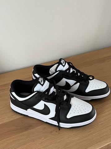 Nike Dunk Low Retro Panda beschikbaar voor biedingen