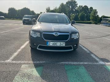 Skoda Superbe 77 kW 1.6 TDI fj-2013, Autos, Cuir, Euro 5, Entreprise, Boîte manuelle