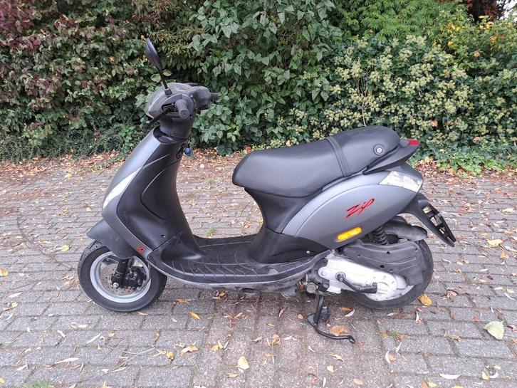 Piaggio zip 2011 a klasse 4t, Fietsen en Brommers, Scooters | Piaggio, Zo goed als nieuw, Zip, Ophalen of Verzenden