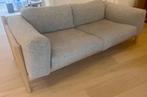 Canapé BAUTIER 2-3 pers. - design minimaliste / chêne massif, Maison & Meubles, Canapés | Salons, Comme neuf, Enlèvement, Tissus