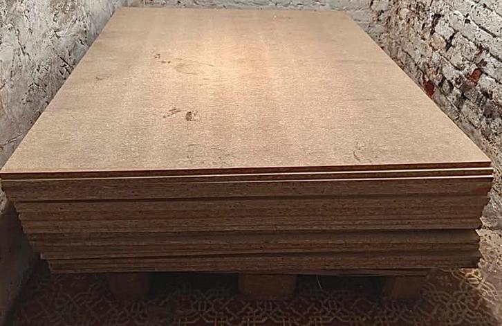 Panneaux de bois agglomérés, Bricolage & Construction, Planches & Dalles, Comme neuf, Aggloméré, Autres matériaux, 50 à 150 cm