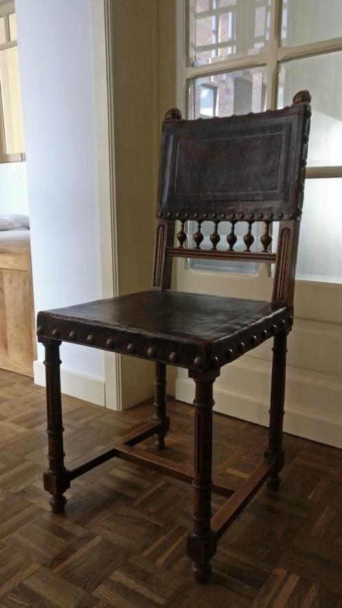 klink buitenste Kelder ② Vier antieke eiken stoelen met leer — Antiek | Meubels | Stoelen en  Sofa's — 2dehands