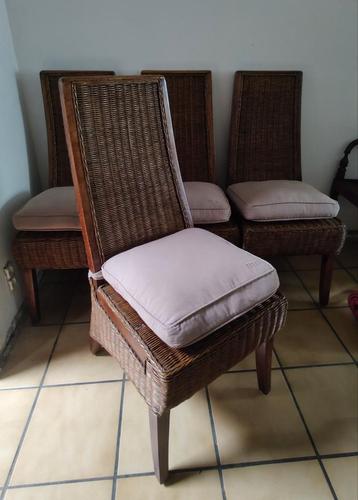 4 rotan / bamboe stoelen  beschikbaar voor biedingen